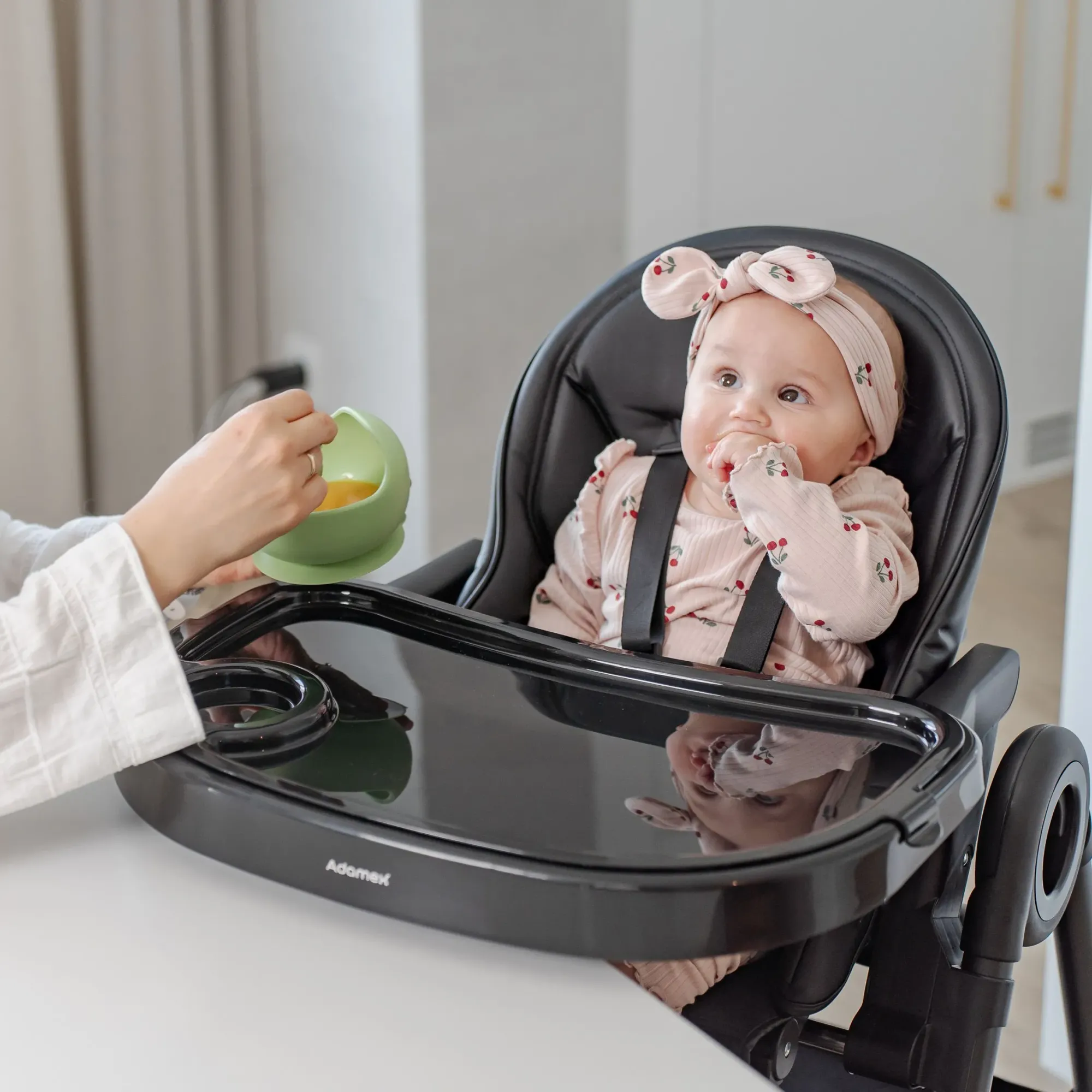 Стілець для годування Adamex Yuno Black