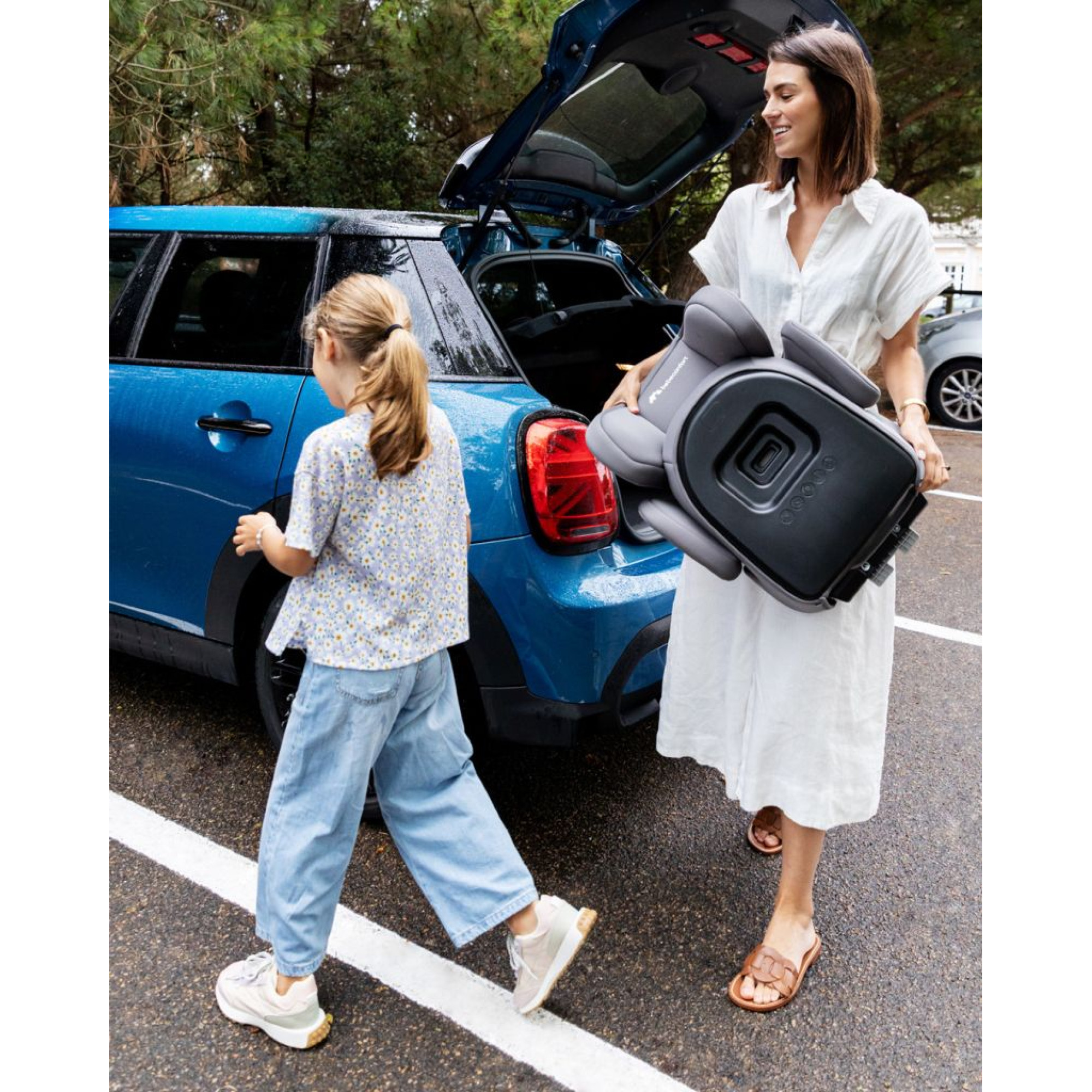 Автокрісло Bebe Confort Road Safe i-Size Full Black