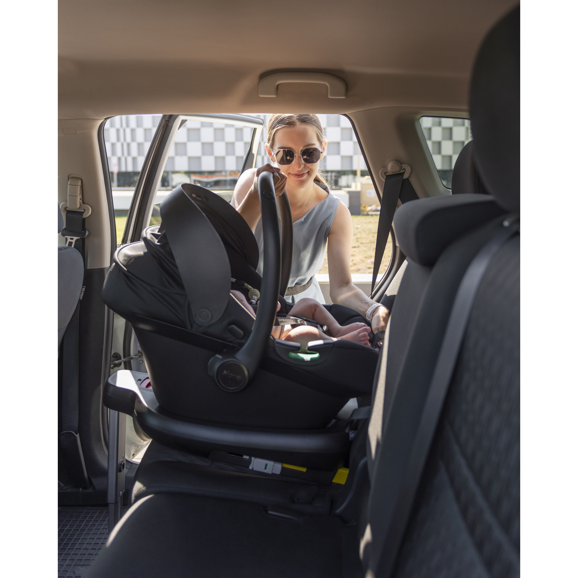 Автокрісло Carrello Nova CRL-16101 Black Line i-Size