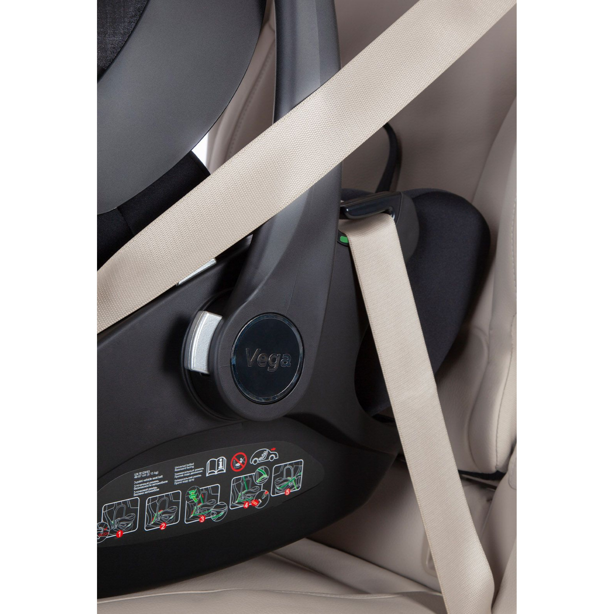 Автокрісло Carrello Vega CRL-14101 Absolute Black i-Size