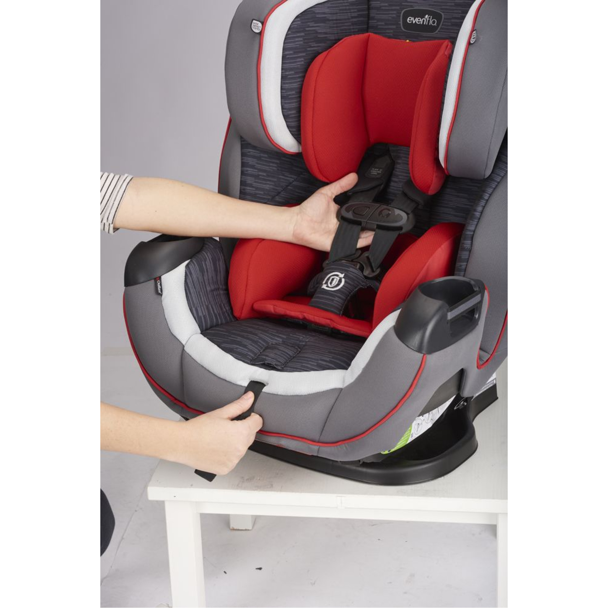 Автокрісло Evenflo Symphony DLX Hartford Red
