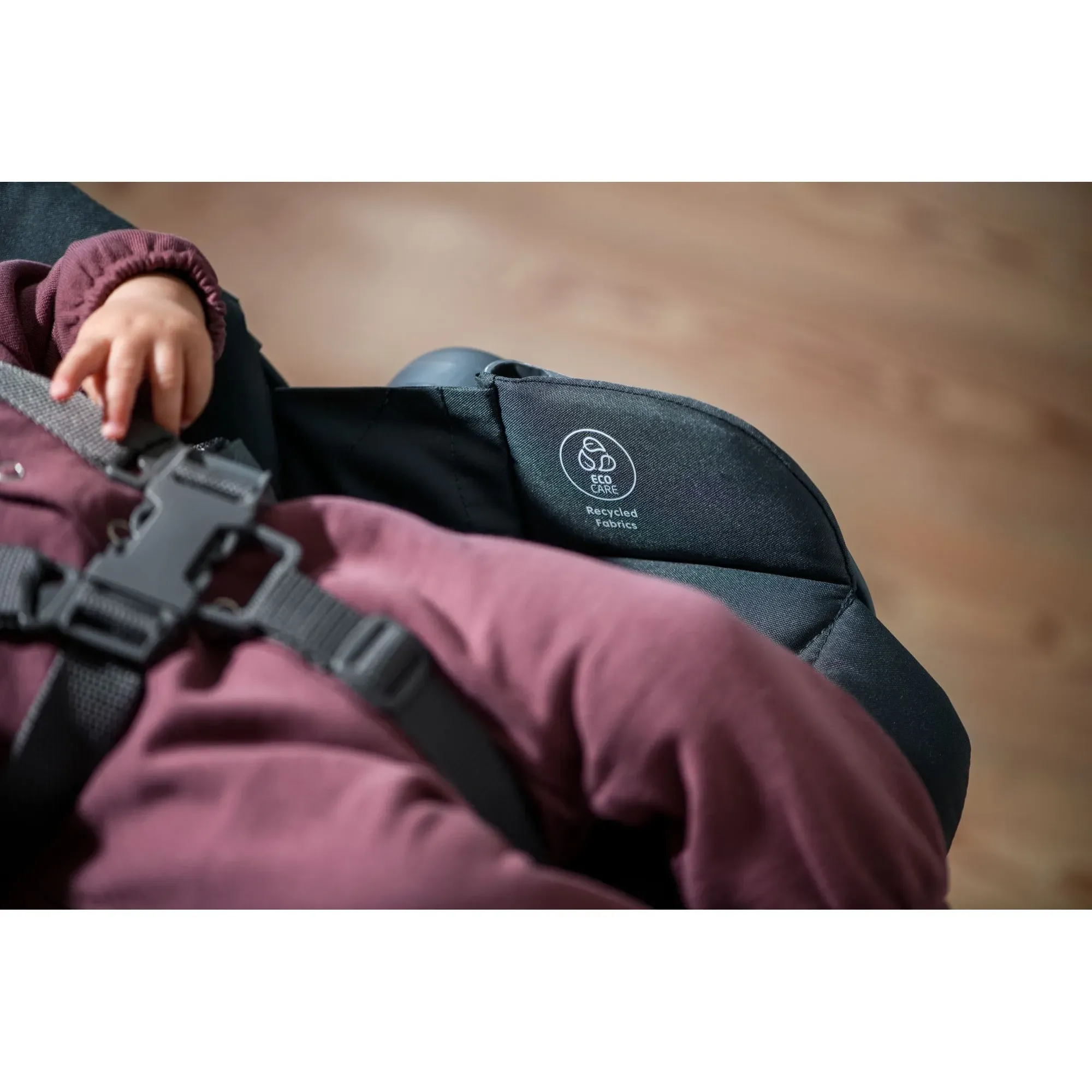 Стільчик для годування Maxi-Cosi Ava Beyond Graphite Eco