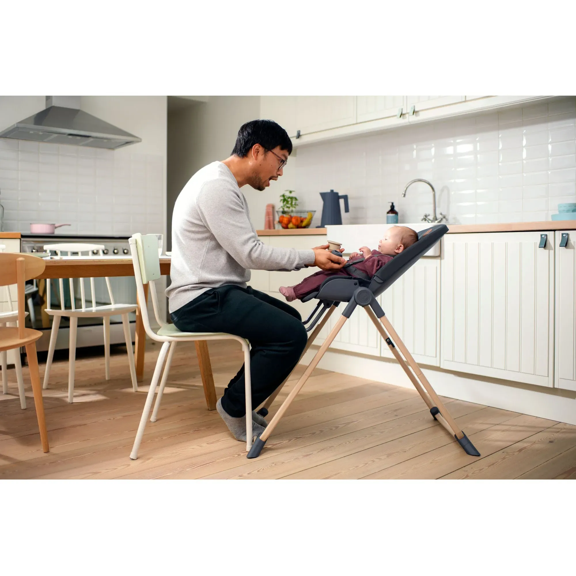 Стільчик для годування Maxi-Cosi Ava Beyond Graphite Eco