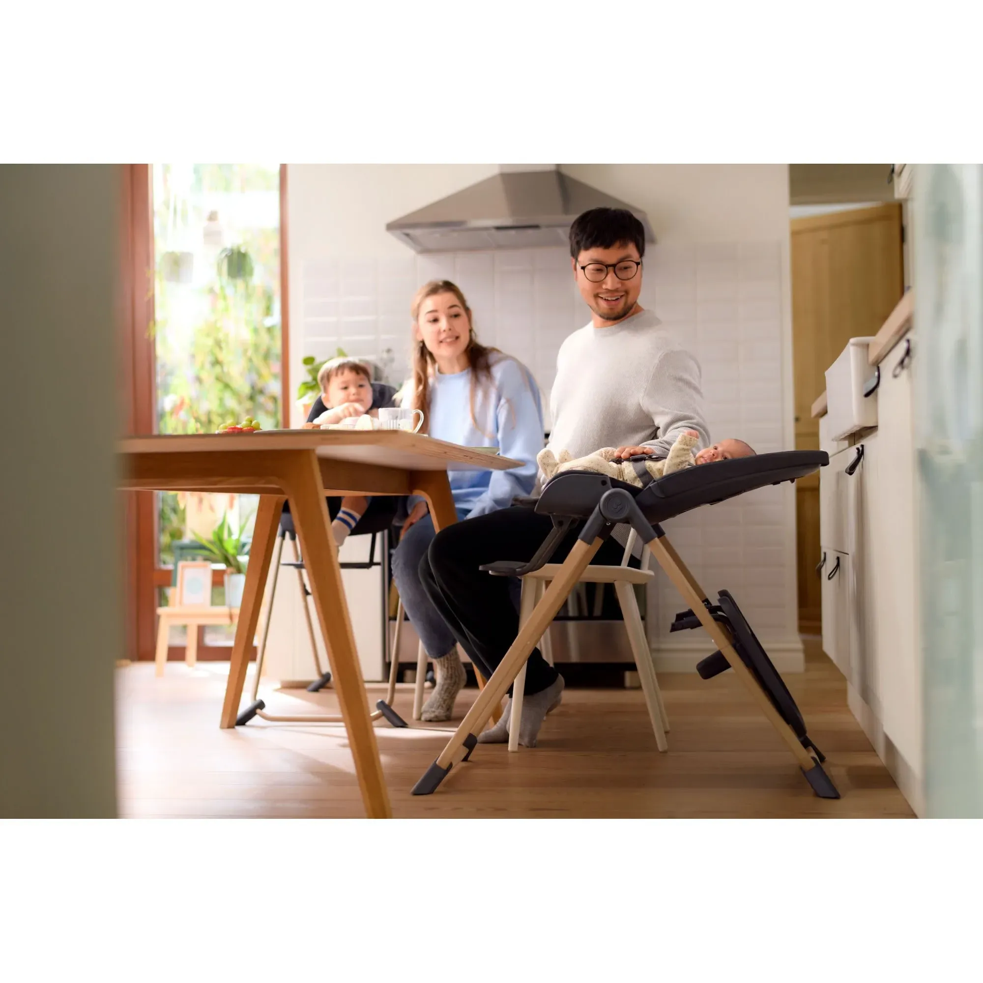 Стільчик для годування Maxi-Cosi Ava Beyond Graphite Eco