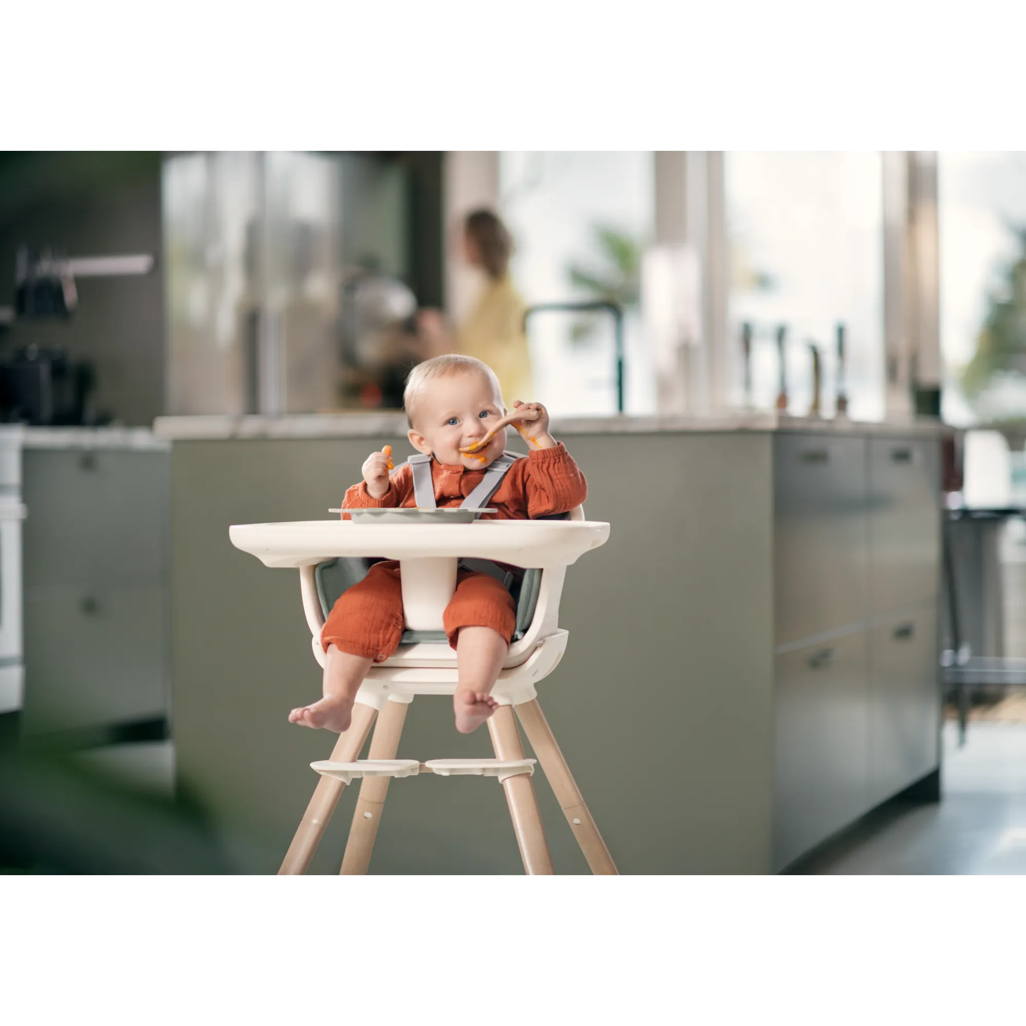 Стільчик для годування Maxi-Cosi Moa Beyond Graphite ECO