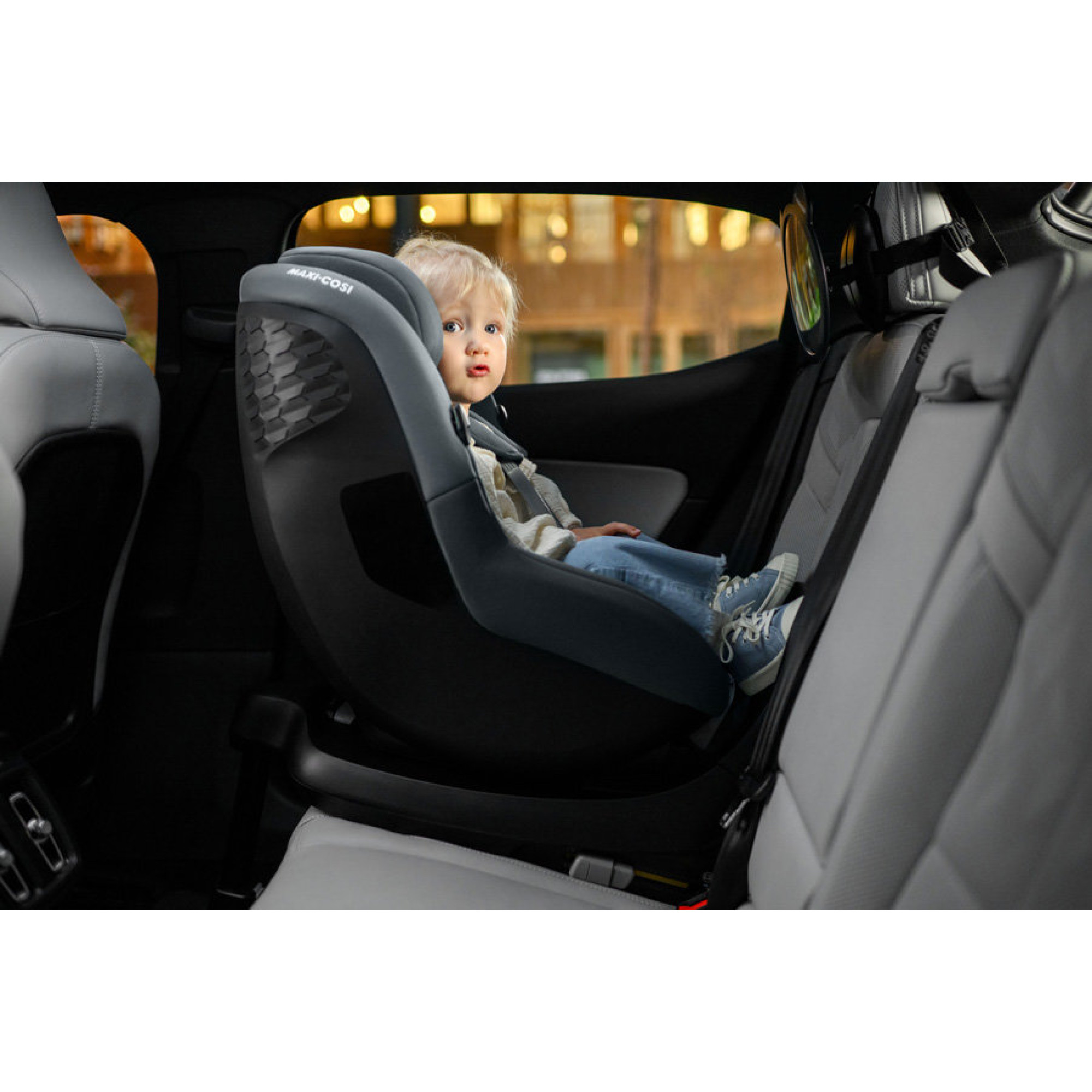 Автокрісло Maxi-Cosi Pearl S Tonal Black