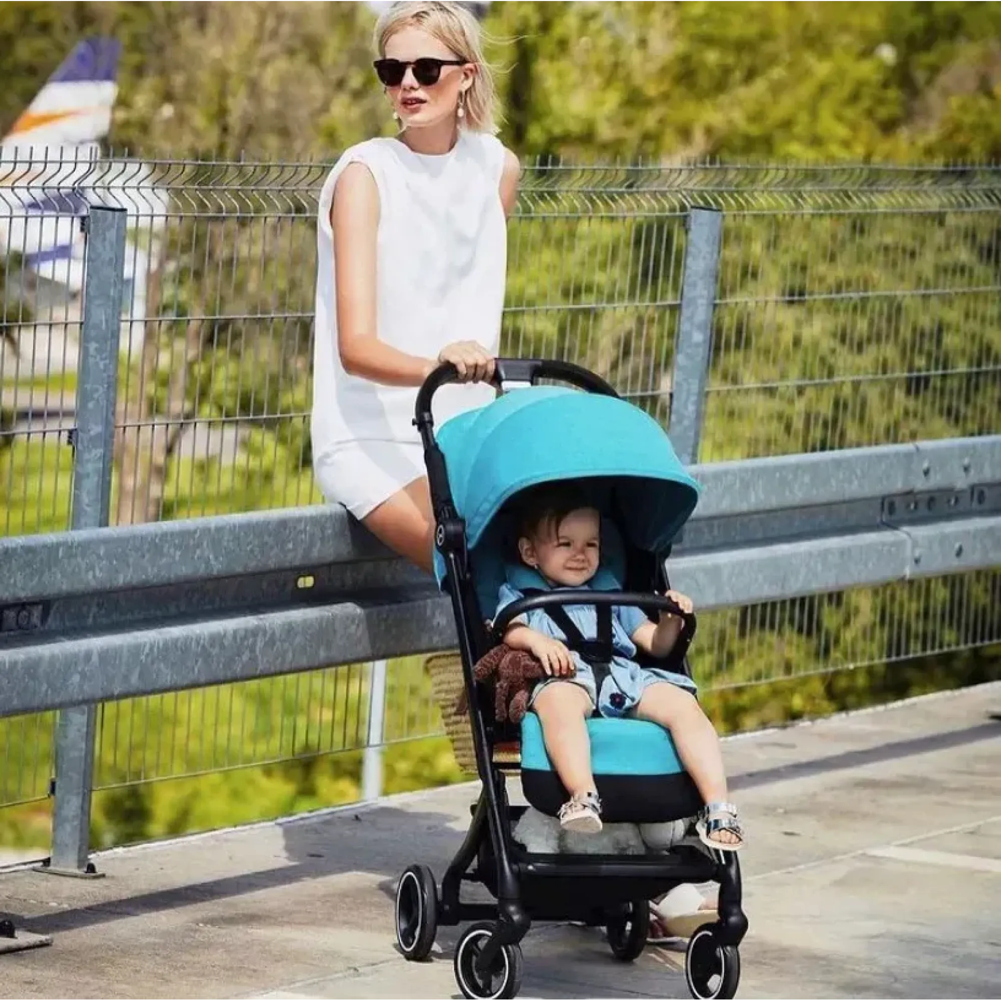 Прогулянкова коляска Cybex Beezy Moon Black (з бампером) 2023