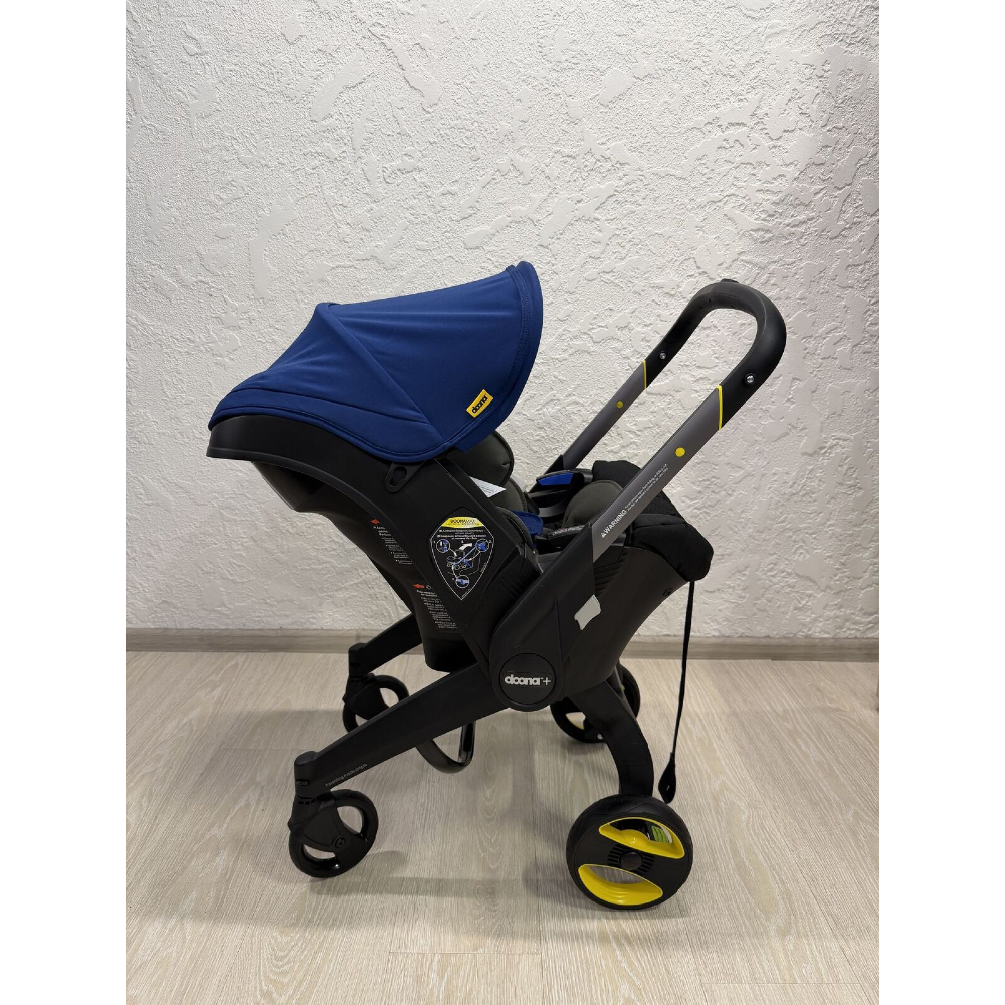 Живі фото 2 Автокрісло-коляска Doona + Infant Car Royal blue