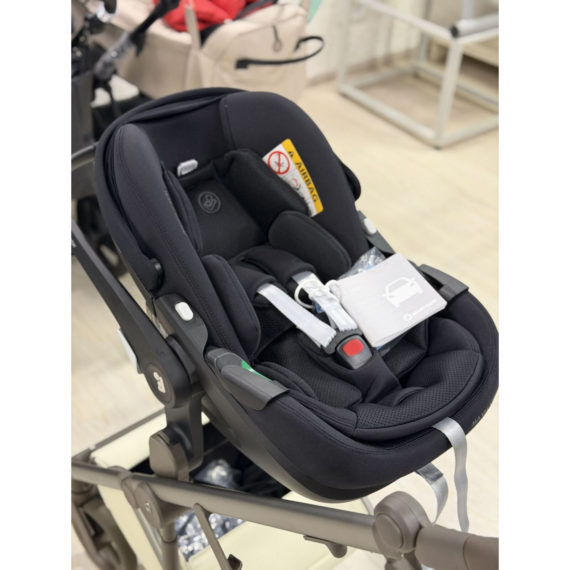 Живі фото 3 Автокрісло MAXI-COSI Pebble 360 Pro2 Twillic Black