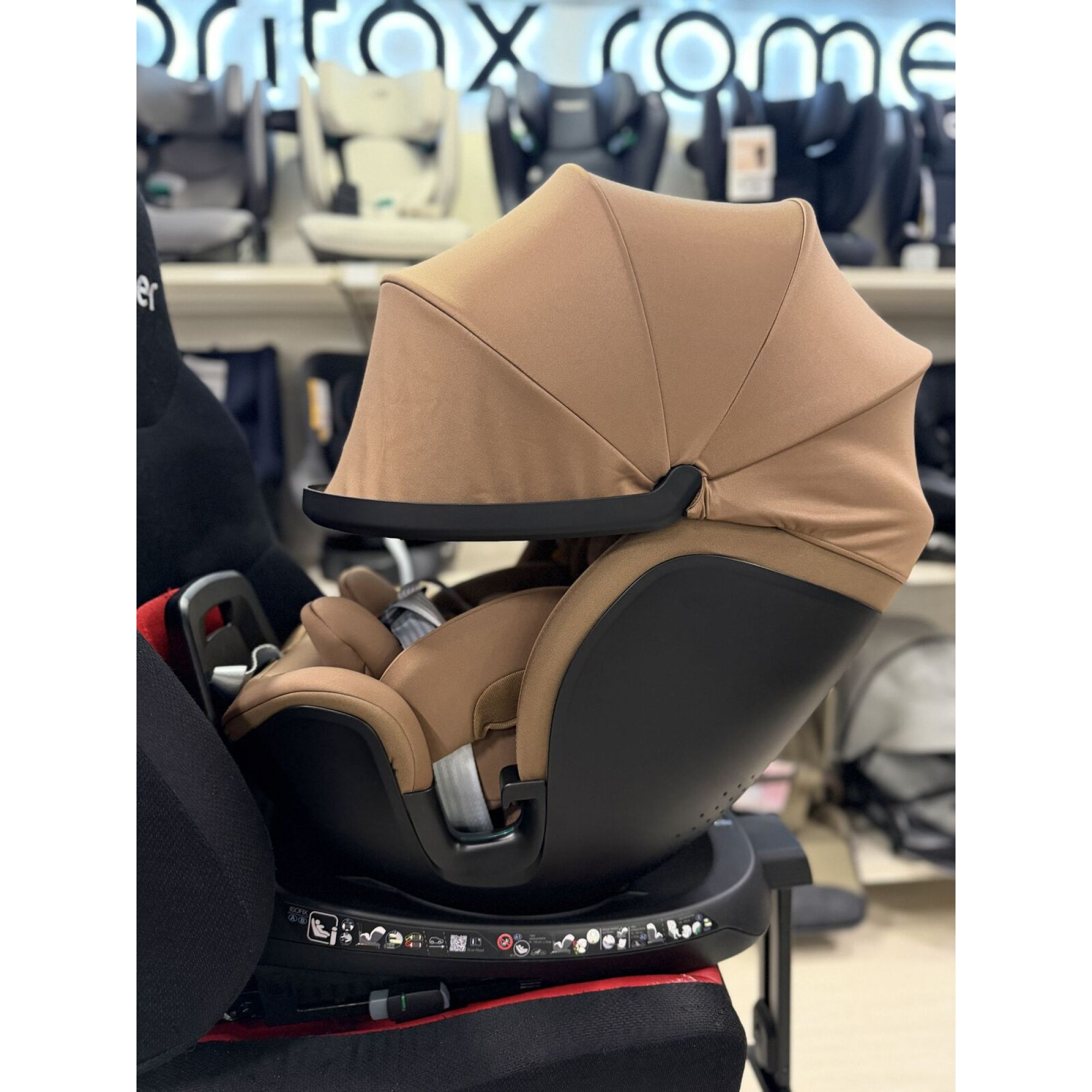 Живі фото 4 Автокрісло Britax-Romer Swivel-Grow Max Air Warm Caramel